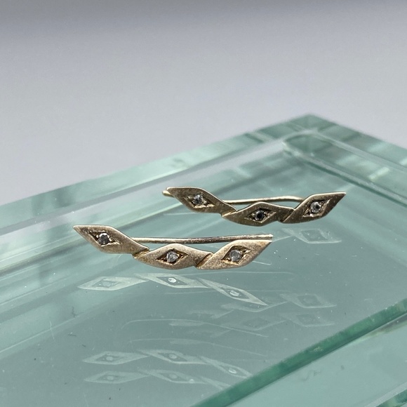 Diamond Earrings Silver- NWOT - climb up earlobes - Picture 4 of 10